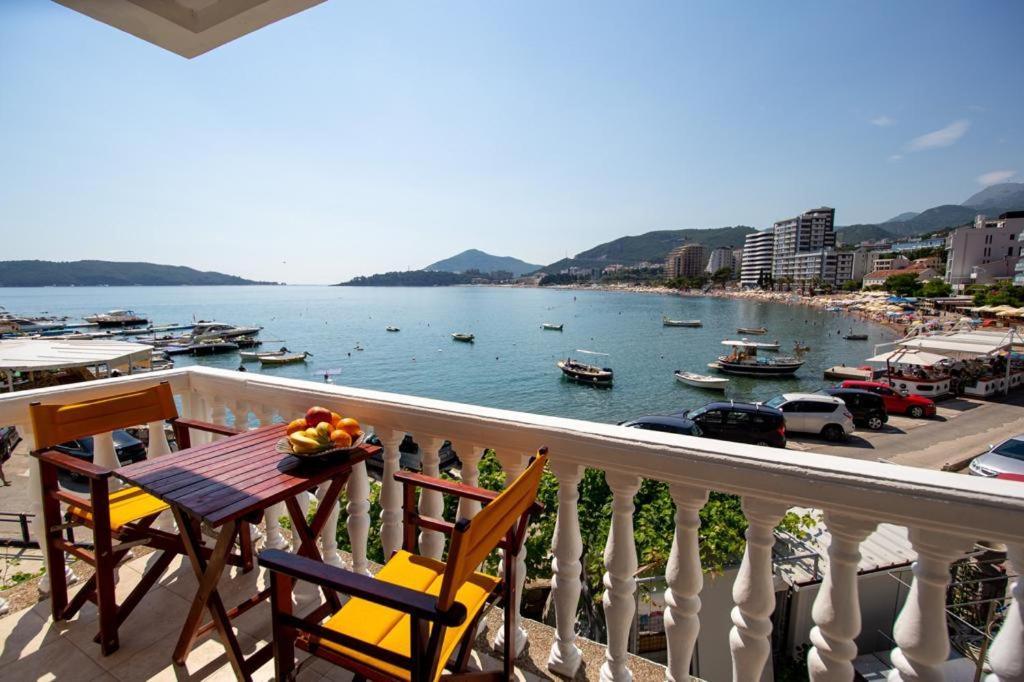 Acika Apartments Rafajlovići Esterno foto