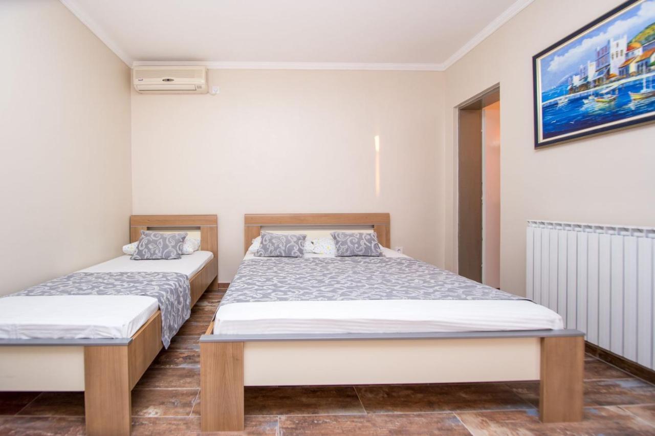 Acika Apartments Rafajlovići Esterno foto