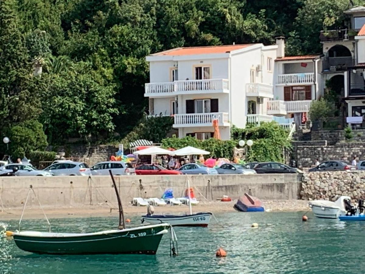 Acika Apartments Rafajlovići Esterno foto