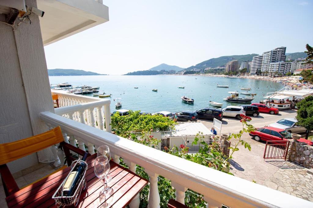 Acika Apartments Rafajlovići Esterno foto