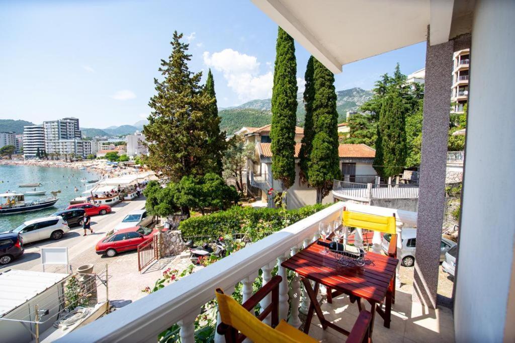Acika Apartments Rafajlovići Esterno foto