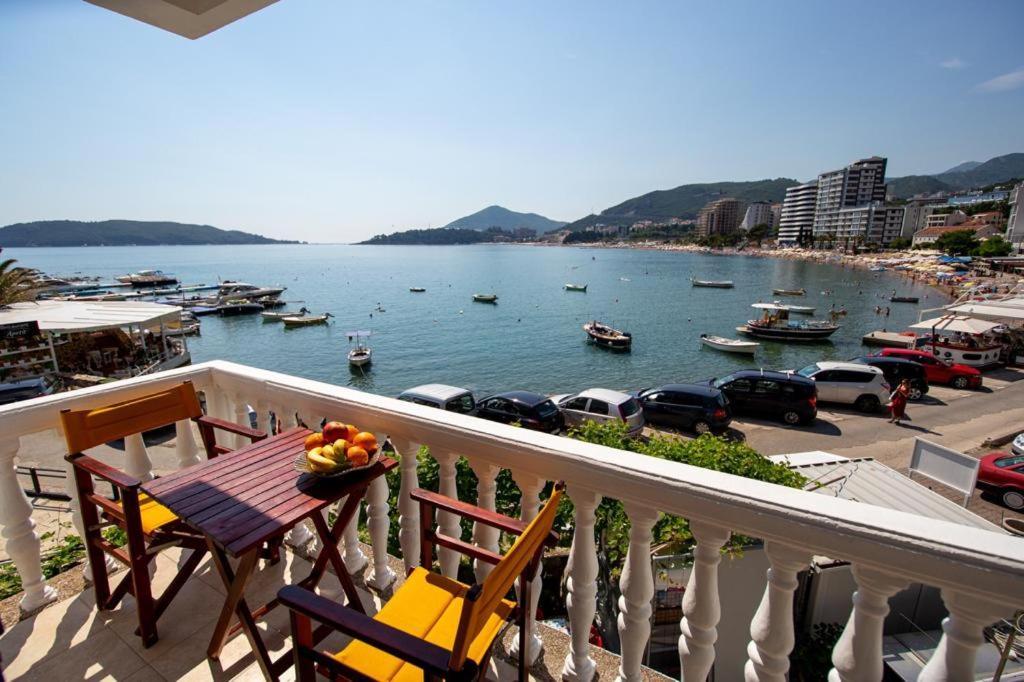 Acika Apartments Rafajlovići Esterno foto