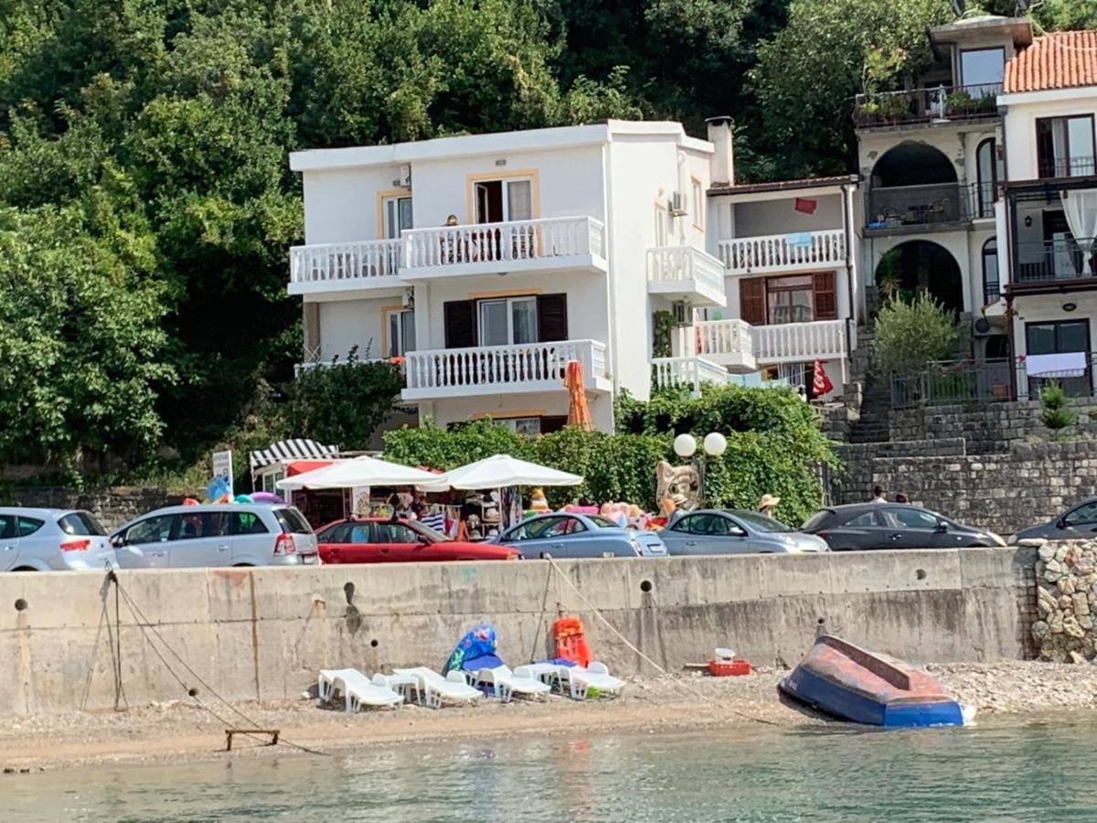 Acika Apartments Rafajlovići Esterno foto