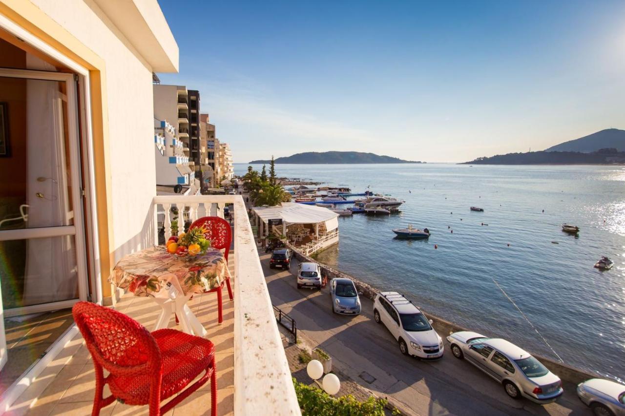 Acika Apartments Rafajlovići Esterno foto