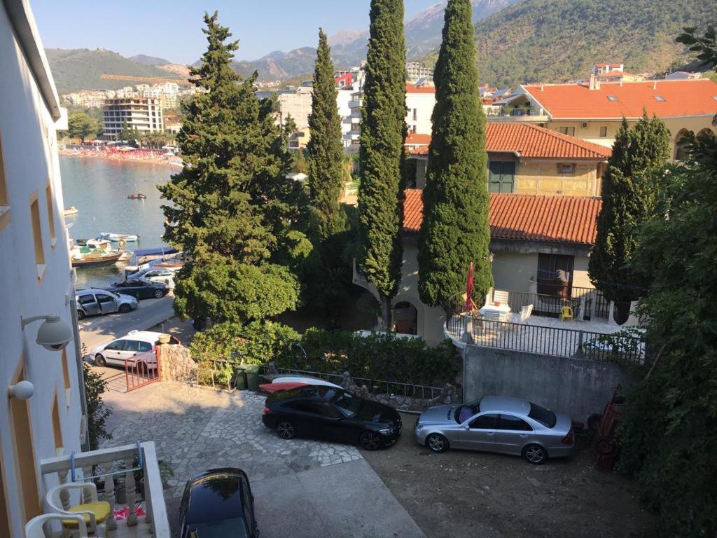 Acika Apartments Rafajlovići Esterno foto